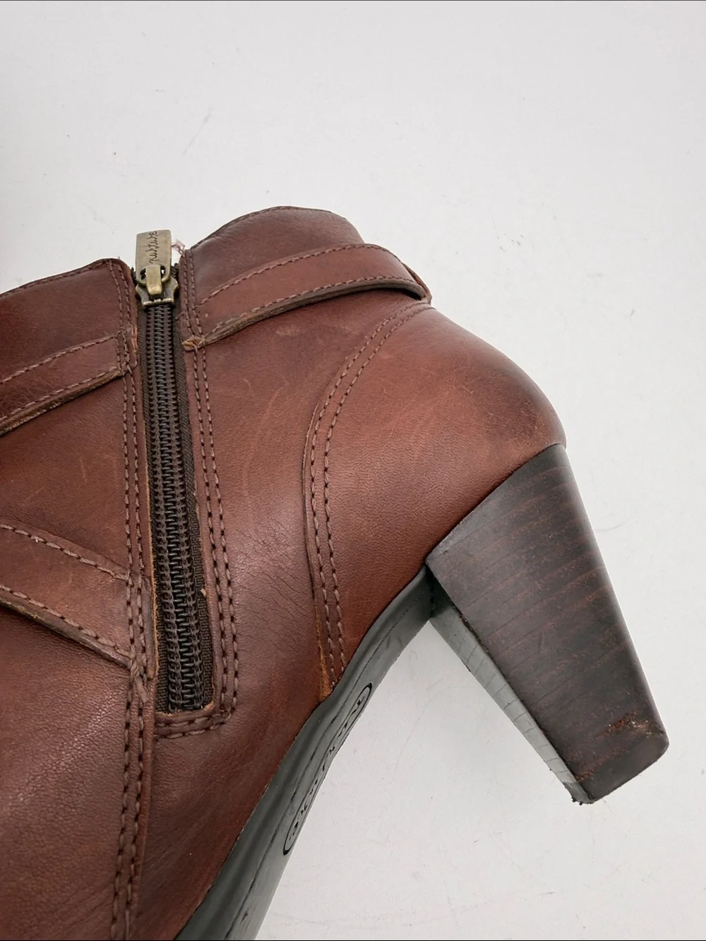 Nurture Women's Brown Leather Ankle Booties 10M Side Zip fall casual office Y2K